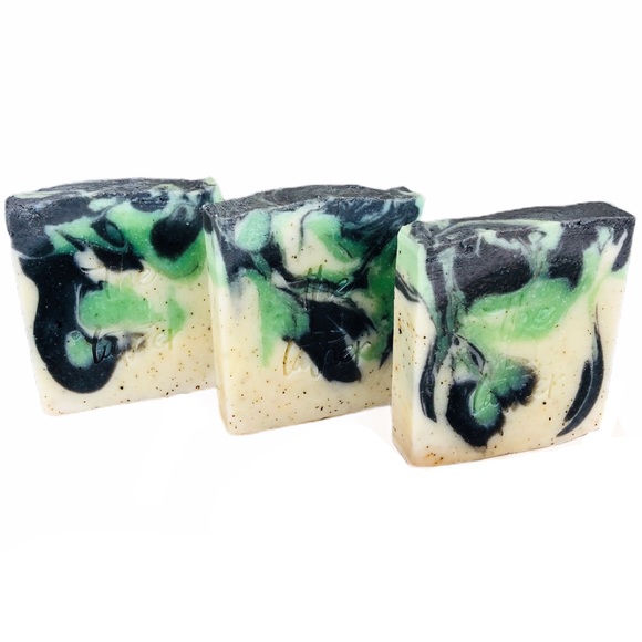 🌿Mint Activated Charcoal Goat Milk & Cream Lather - Picture 4 of 5